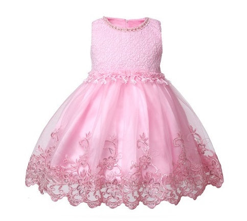 Vestido con flores en la cintura y encaje