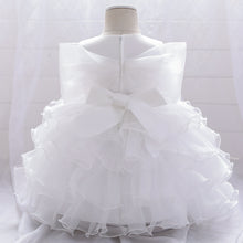 Carregar imagem no visualizador da galeria, Vestido blanco con moño en frente y ondas

