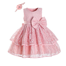 Carregar imagem no visualizador da galeria, Vestido elegante rosa, con encaje escalonado, moño y vincha incluido
