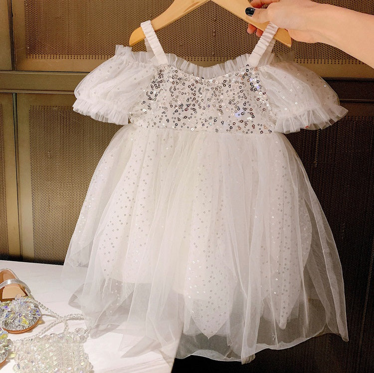 Vestido blanco con tutu y lentejuelas plateado