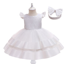 Cargar imagen en el visor de la galería, Vestido blanco escalonado liso con detalle de seda, lentejuelas, moño y vincha
