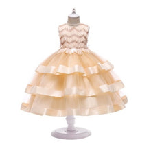 Carregar imagem no visualizador da galeria, Vestido escalonado con detalles de flecos y brillo
