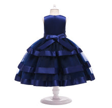 Carregar imagem no visualizador da galeria, Vestido escalonado con detalles de flecos y brillo
