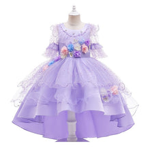 Cargar imagen en el visor de la galería, Vestido estilo Isabel de Encanto con manga transparente, encajes y flores
