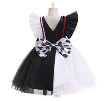 Cargar imagen en el visor de la galería, Vestido doble color estilo Cruella de Vil de Dalmata
