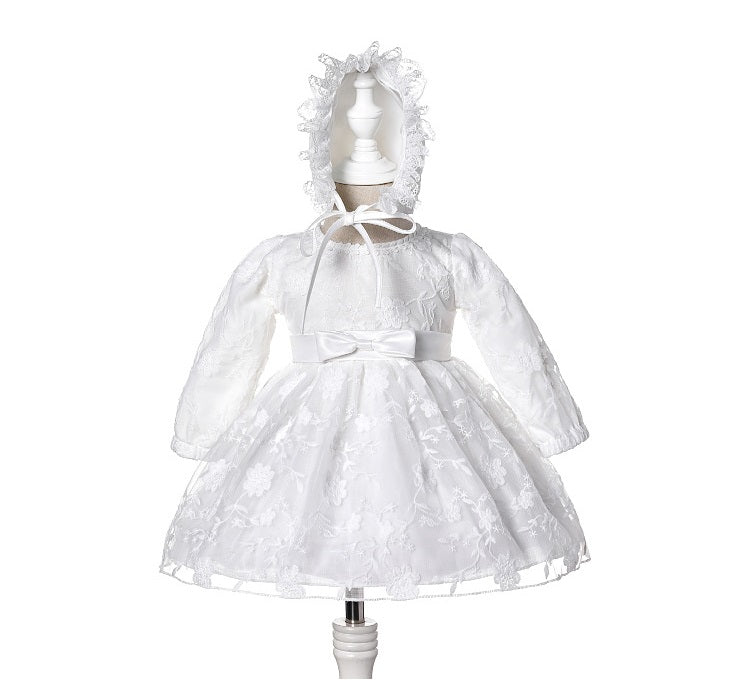 Vestido blanco mangas largas de encaje, moño y gorra