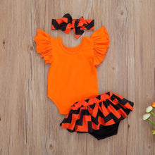 Cargar imagen en el visor de la galería, Body naranja, cubre pañal y vincha
