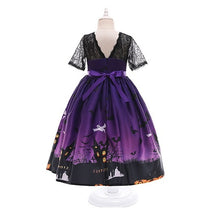Cargar imagen en el visor de la galería, Vestido lila largo, mangas de encaje negro y estampa halloween
