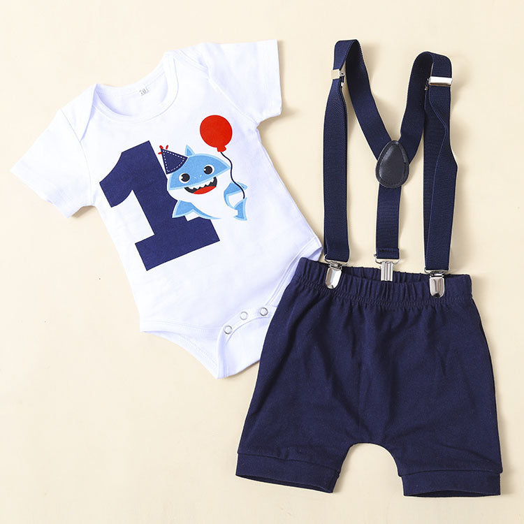 Body blanco de baby shark con short azul y tirante