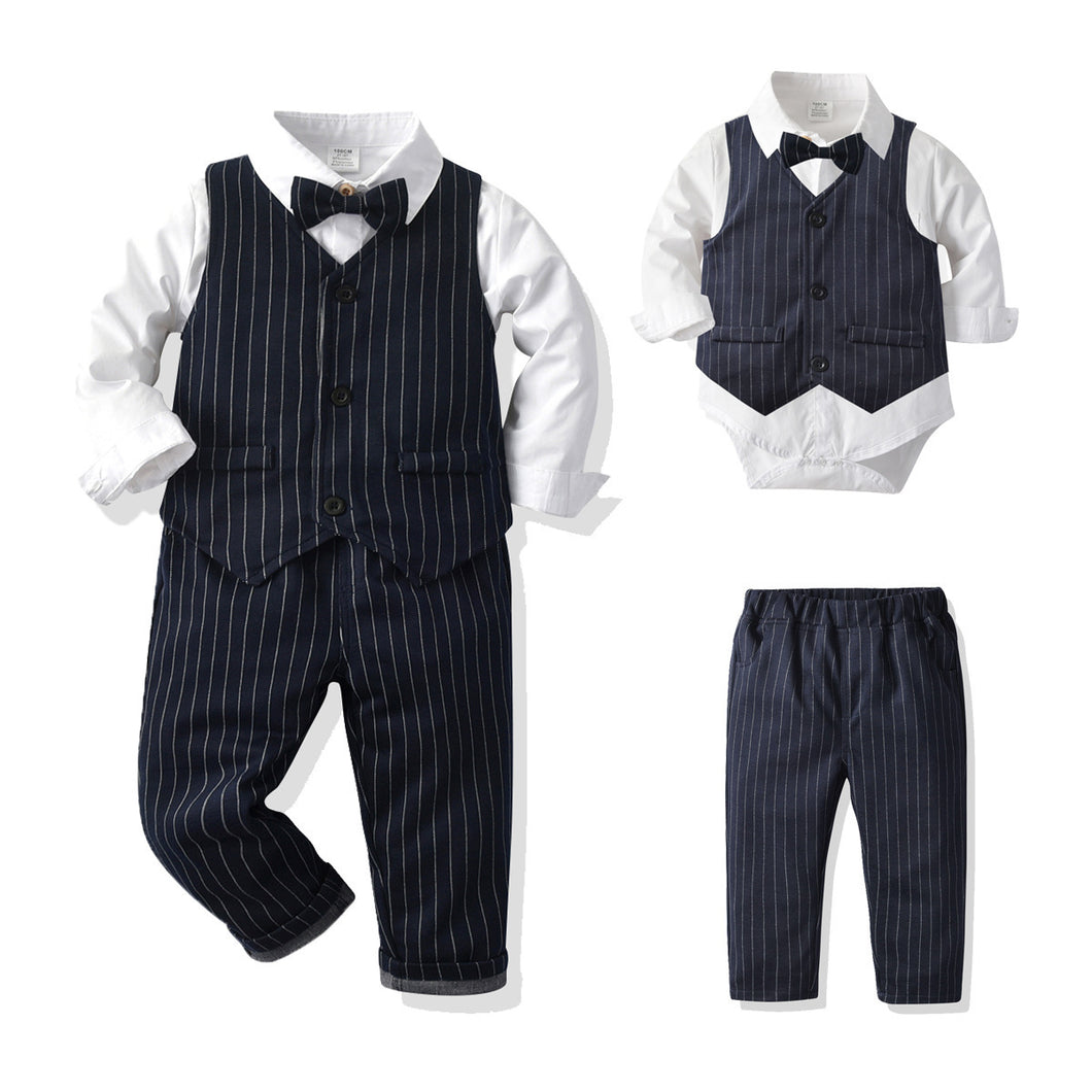 Body camisa blanca con moño, chaleco y pantalón azul marino a rayas