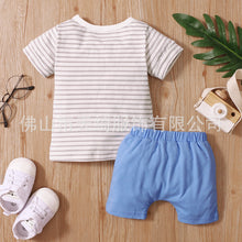 Cargar imagen en el visor de la galería, Remera a rayas gris con short celeste
