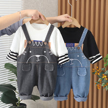 Cargar imagen en el visor de la galería, Remera mangas largas doble color con detalle a rayas y jardinera jeans
