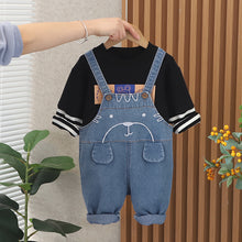 Cargar imagen en el visor de la galería, Remera mangas largas doble color con detalle a rayas y jardinera jeans
