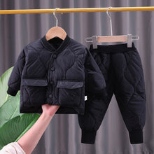 Cargar imagen en el visor de la galería, Abrigo campera y pantalón de pluma con detalles de costura
