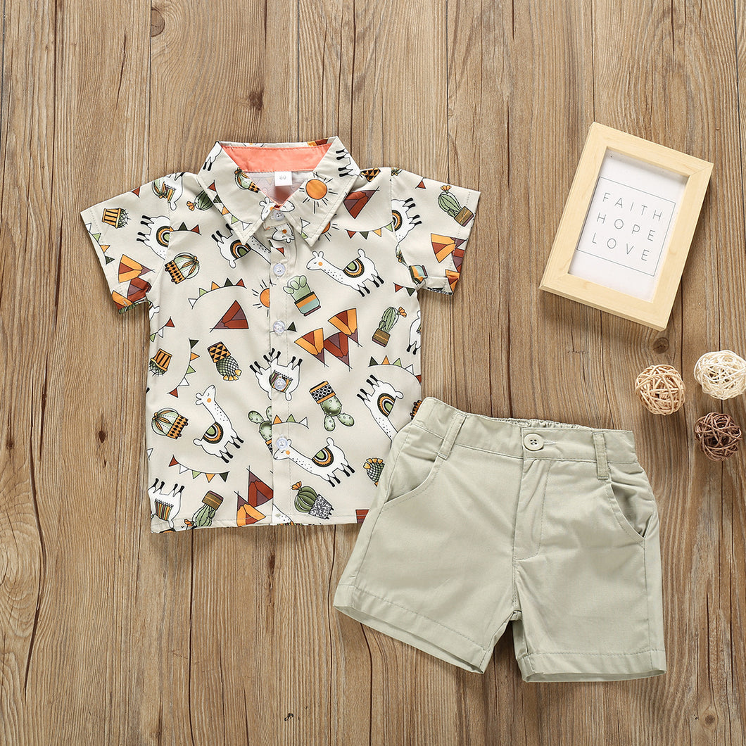 Camisa verde con estampa de Alpaca y short