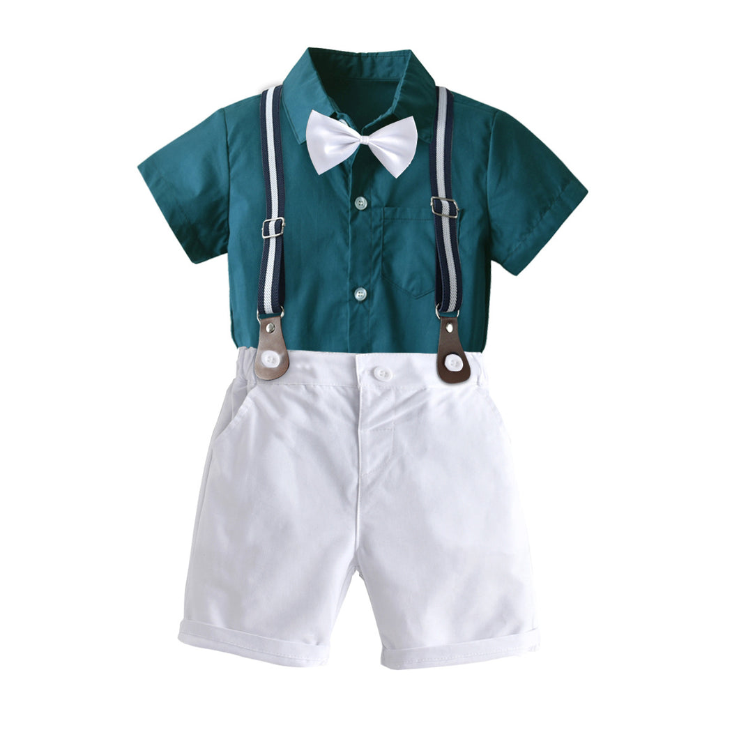 Camisa turquesa con short blanco, tirante y moño
