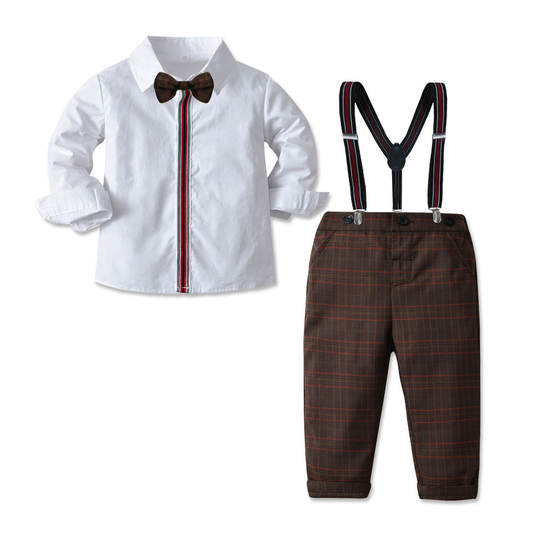 Camisa blanca con detalles, moño y pantalón cuadrille marrón con tirante