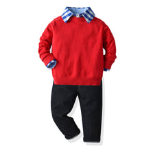 Cargar imagen en el visor de la galería, Abrigo rojo con camisa cuadrille y pantalón jeans azul marino
