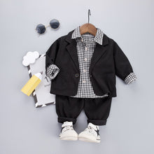 Cargar imagen en el visor de la galería, Camisa cuadrille  con saco y pantalón negro
