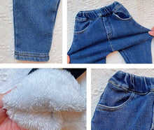 Carregar imagem no visualizador da galeria, Pantalón jeans con bolsillos y forro peludo
