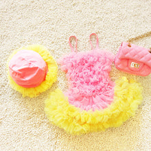 Cargar imagen en el visor de la galería, Traje de baño con tutu volantes y gorra incluido
