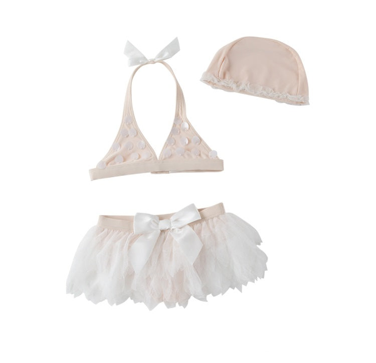 Bikini con tutu y gorra