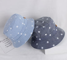 Cargar imagen en el visor de la galería, Sombrero de playa tipo jeans con detalles de estrellas
